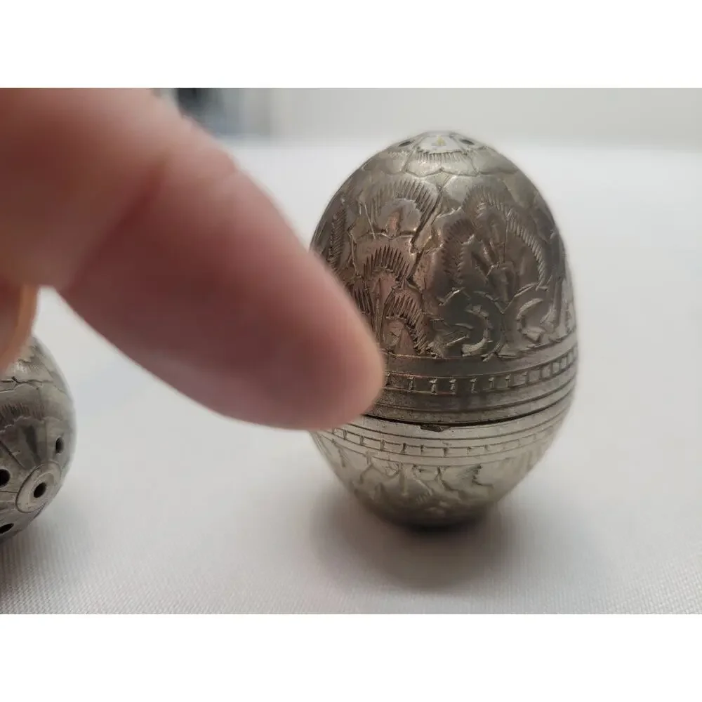 Vtg India Hand Etched Ornate Metal egg shaped Salt & Pepper Shakers 5 hole